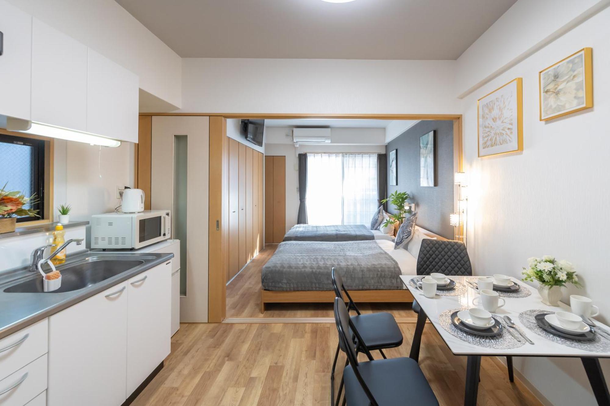 Kuromon Royal Apartment Osaka Exterior photo