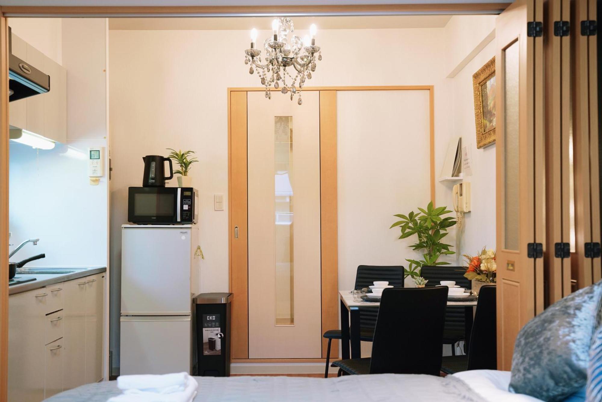 Kuromon Royal Apartment Osaka Exterior photo