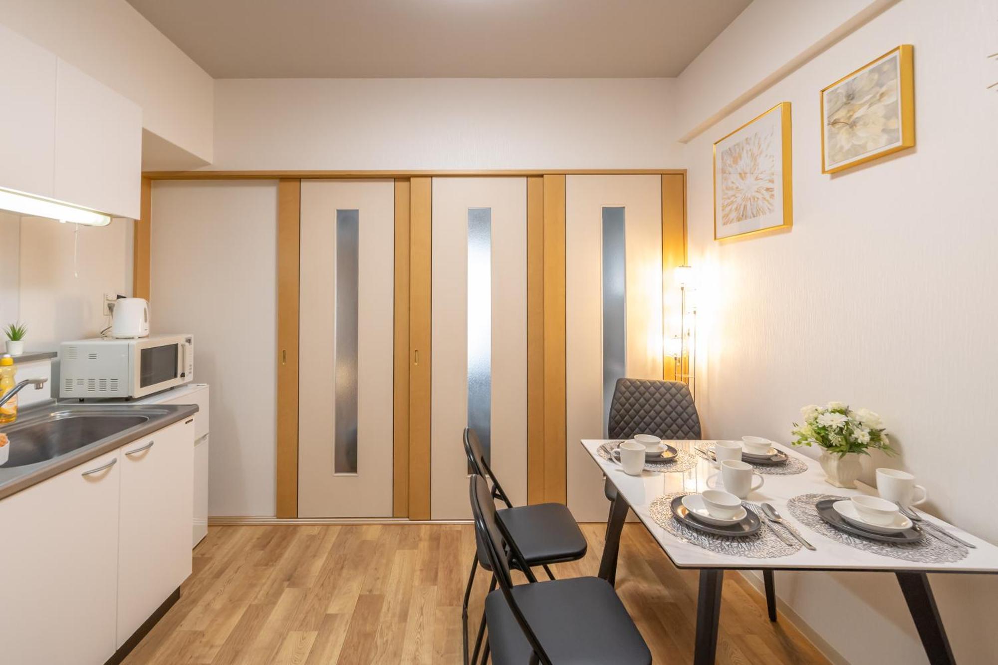 Kuromon Royal Apartment Osaka Room photo